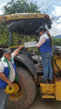 GEA inmoviliza máquina en la vía Bucaramanga-Charta