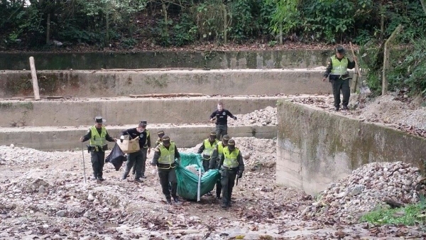 CDMB, Policía y Empas realizaron limpieza en la quebrada Pan de Azúcar