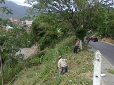 Mantenimiento a predio invadido por habitantes de la calle