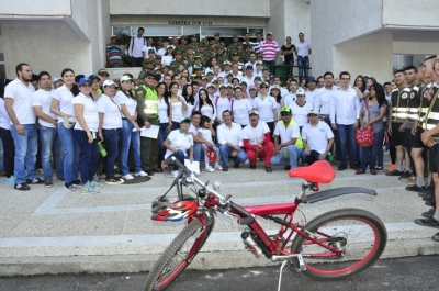 CDMB integró caminata y campaña ambiental en día sin carro y moto