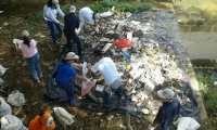 Dos toneladas de basura se extrajeron de la Quebrada Las Nieves