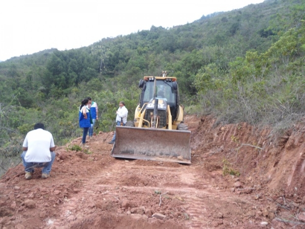 CDMB impone medida preventiva por apertura de vía sin permisos ambientales