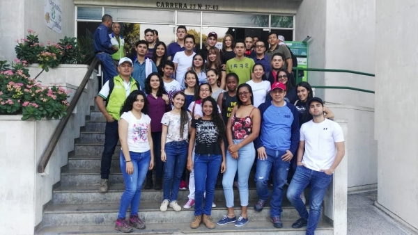 Nos visitaron estudiantes de la Francisco de Paula Santander