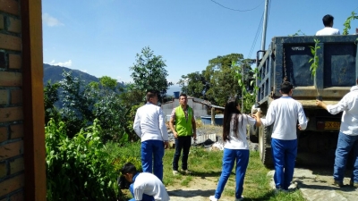 Masiva siembra en el Parque Natural Regional Cerro La Judía